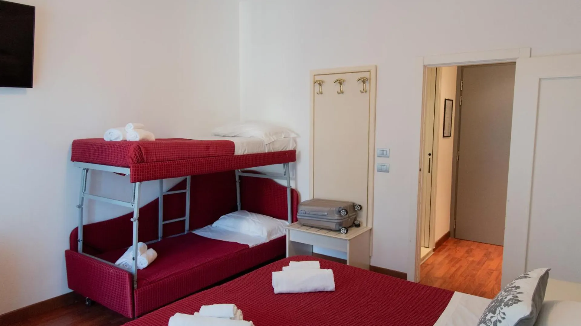 Hotel Maestri Riccione 3*,