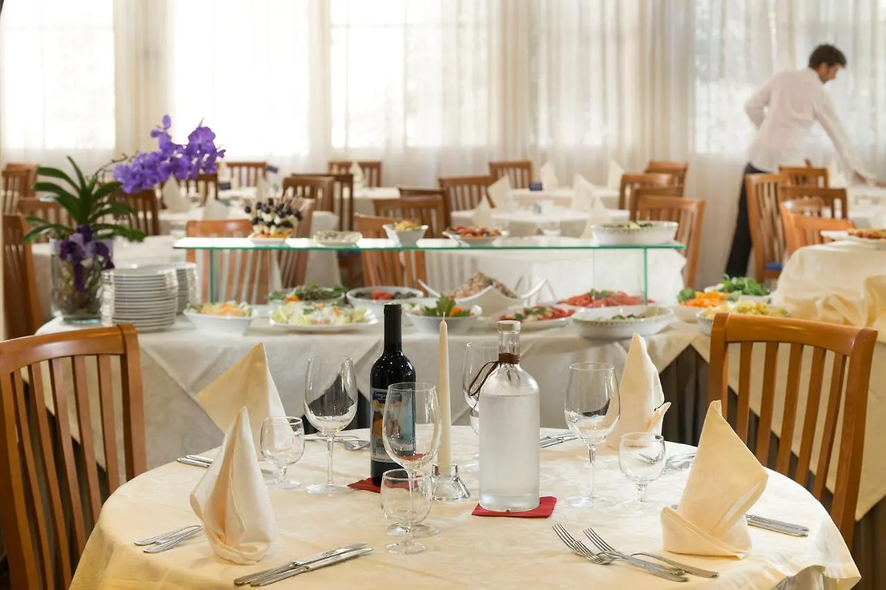 Hotel Maestri Riccione 3*,  Italy